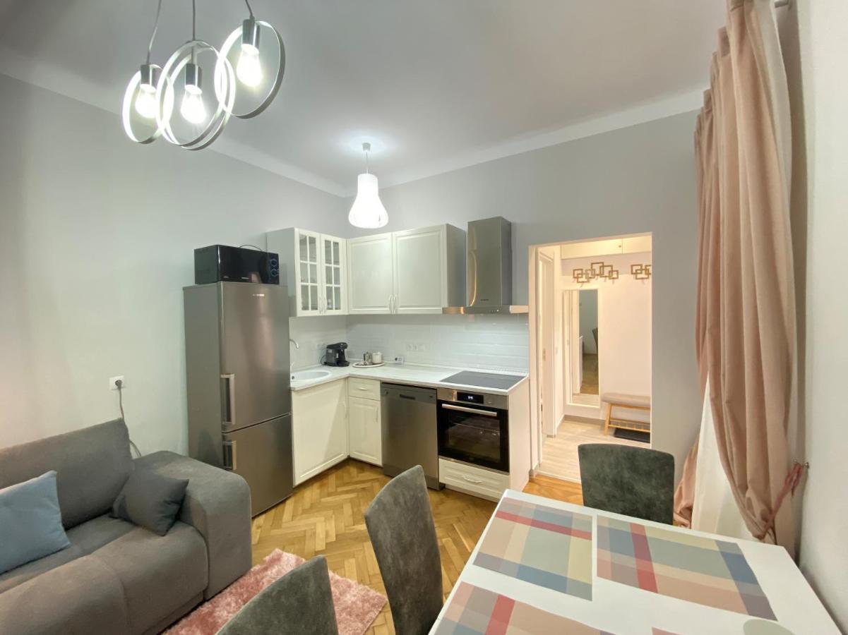 Boem 2 Sibiu Old Town Apartment ภายนอก รูปภาพ