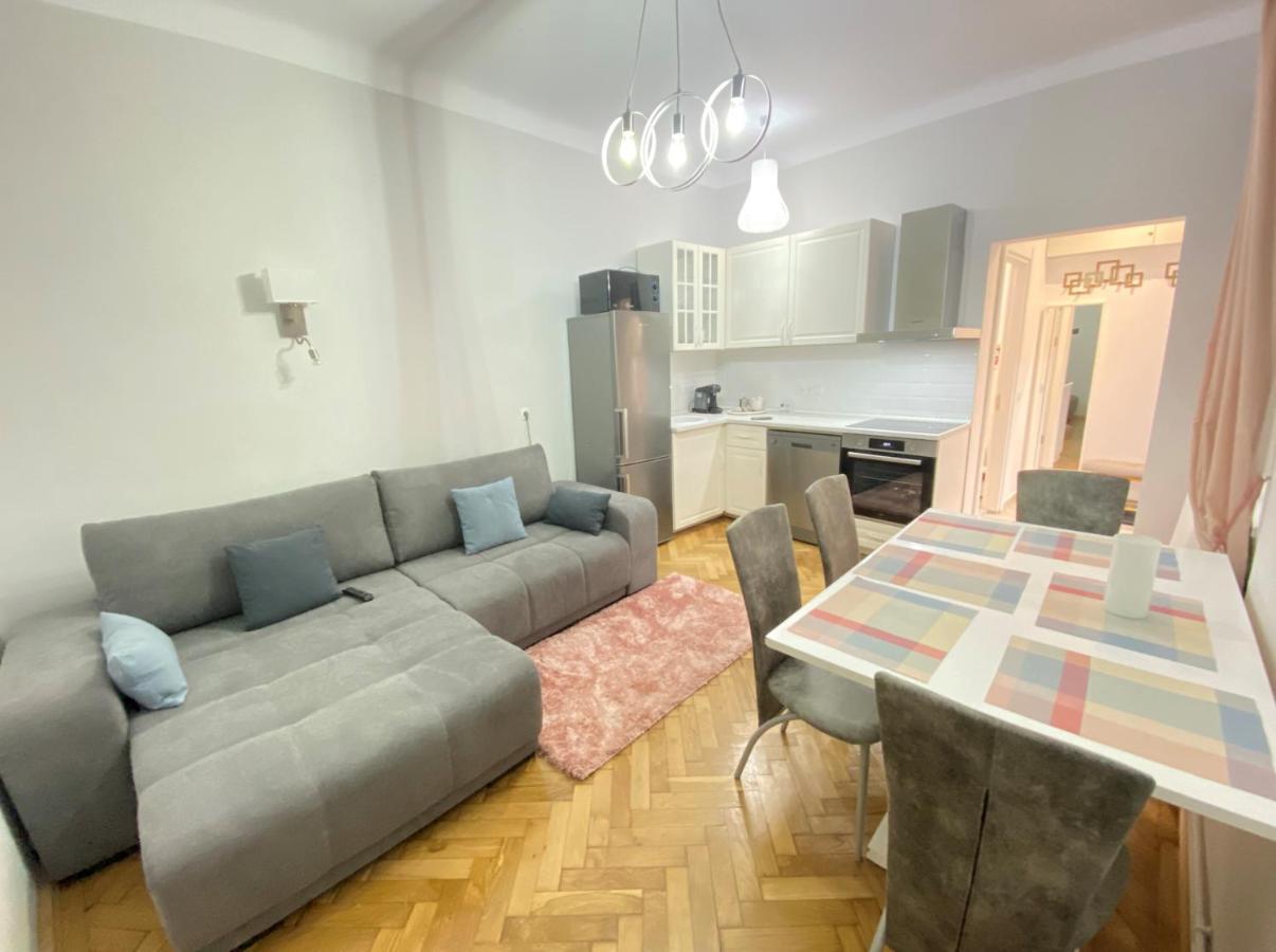 Boem 2 Sibiu Old Town Apartment ภายนอก รูปภาพ